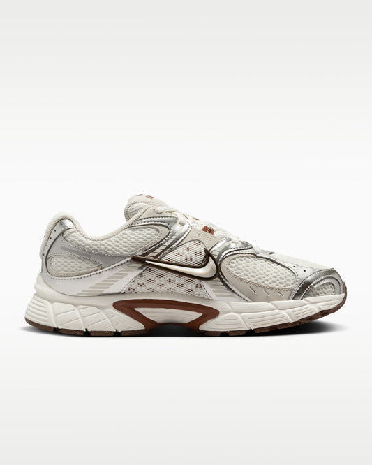 Nike V5 RNR Women's Shoes with Reflective Accents