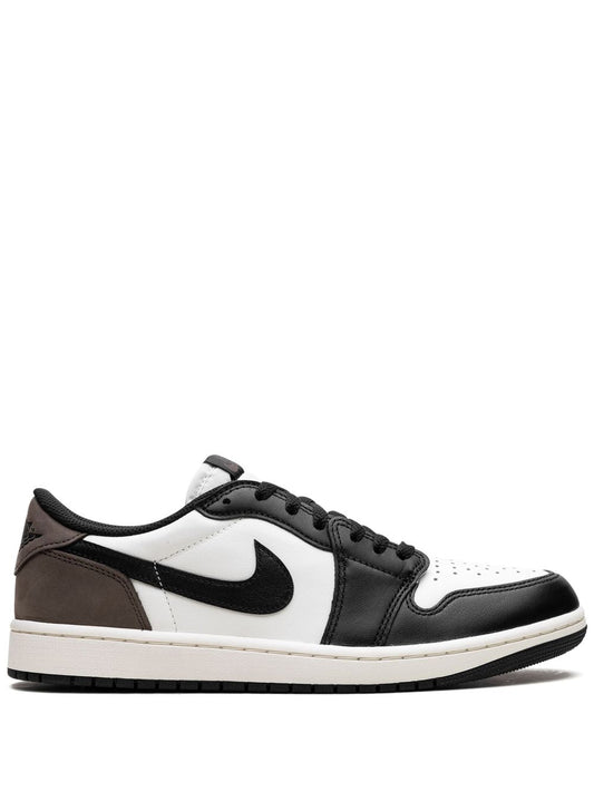 NIKE AIR JORDAN 1 SNEAKERS